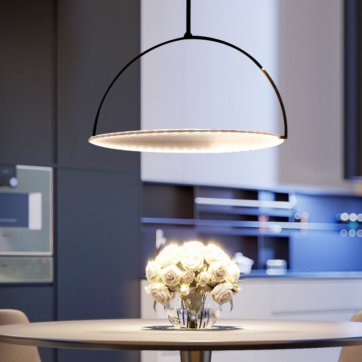 Lustre LED en tissu de fer courbé rond contemporain scandinave pour salon 