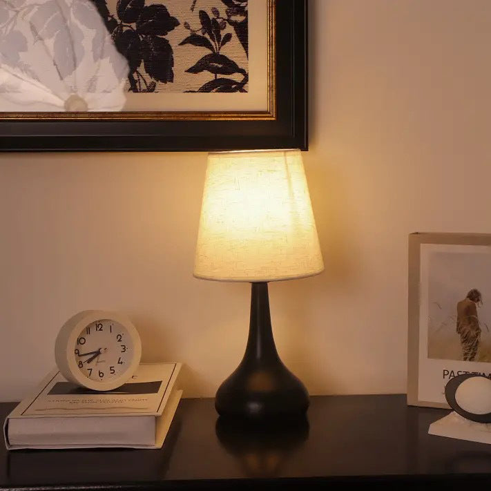Lampe de table contemporaine scandinave à base de cylindre en forme de goutte de fer avec tissu 1 lumière pour chambre 