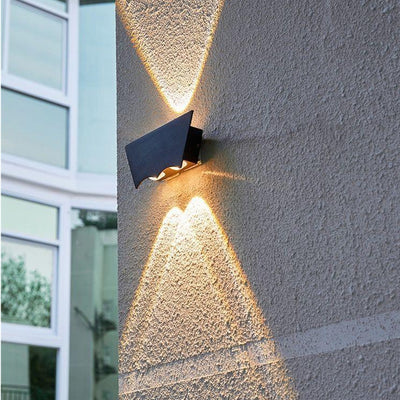 Applique murale LED extérieure en aluminium moulé sous pression en forme de demi-cercle trapézoïdal minimaliste moderne et étanche pour jardin 