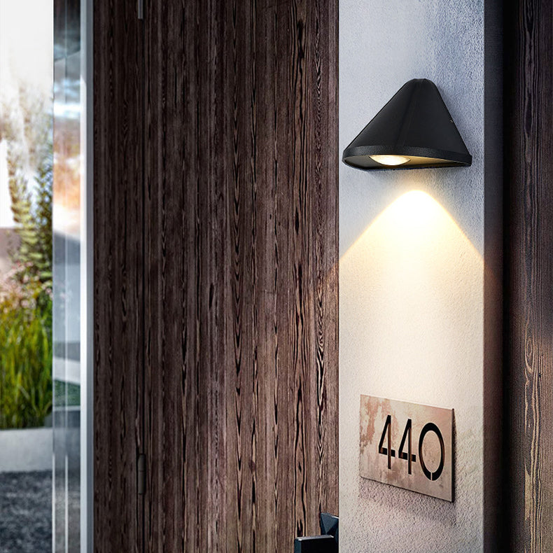 Applique murale LED en aluminium moulé sous pression en forme de triangle et de demi-cercle, minimaliste moderne et étanche, pour patio extérieur 