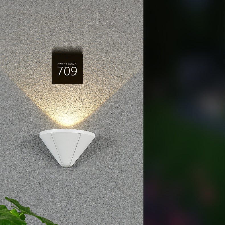 Applique murale LED en aluminium moulé sous pression en forme de triangle et de demi-cercle, minimaliste moderne et étanche, pour patio extérieur 