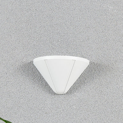 Applique murale LED en aluminium moulé sous pression en forme de triangle et de demi-cercle, minimaliste moderne et étanche, pour patio extérieur 
