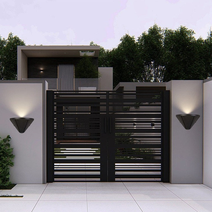 Modern Minimalist Waterproof Triangle Semicircle Die-Cast Aluminum PC LED Wall Sconce Lamp For Outdoor Patio