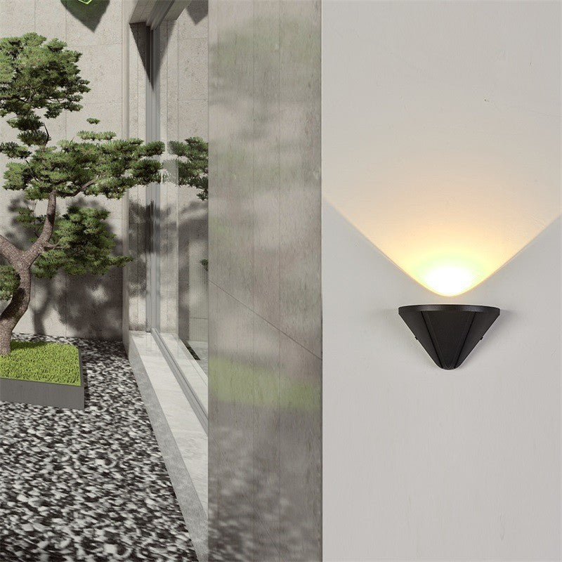 Applique murale LED en aluminium moulé sous pression en forme de triangle et de demi-cercle, minimaliste moderne et étanche, pour patio extérieur 