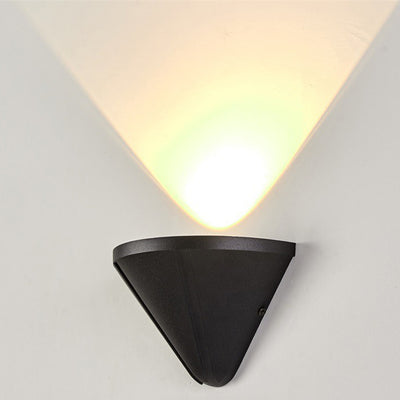 Applique murale LED en aluminium moulé sous pression en forme de triangle et de demi-cercle, minimaliste moderne et étanche, pour patio extérieur 