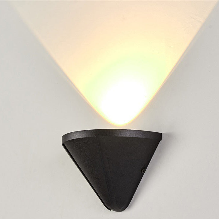 Applique murale LED en aluminium moulé sous pression en forme de triangle et de demi-cercle, minimaliste moderne et étanche, pour patio extérieur 