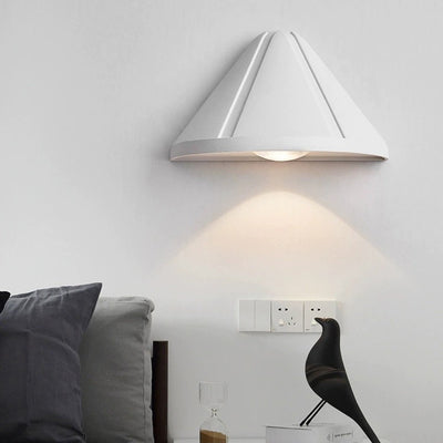 Applique murale LED en aluminium moulé sous pression en forme de triangle et de demi-cercle, minimaliste moderne et étanche, pour patio extérieur 