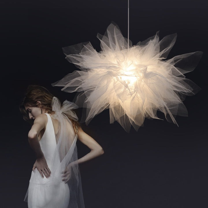 Zeitgenössische skandinavische romantische Blumenillusion Eisenstoff 1-Licht Pendelleuchte für das Schlafzimmer 