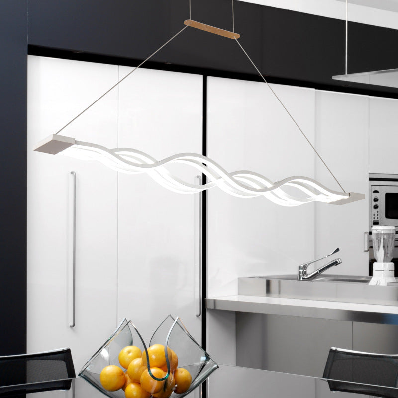 Suspension LED contemporaine Creative Wave à longue tige en fer, aluminium et acrylique pour salle à manger 