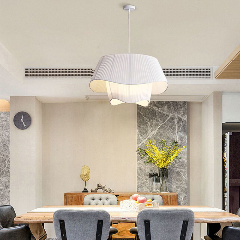 Table ronde scandinave contemporaine à double couche avec base en vague, fer, tissu, acrylique, suspension à 4 lumières pour salon 