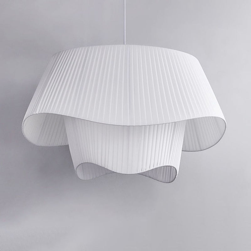 Table ronde scandinave contemporaine à double couche avec base en vague, fer, tissu, acrylique, suspension à 4 lumières pour salon 