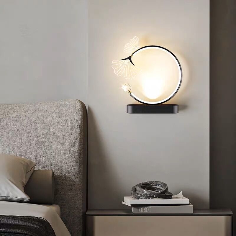 Zeitgenössische Kreative Bogenklinge Ovaler Sockel Eisen Aluminium Acryl LED Wandleuchte für Schlafzimmer 