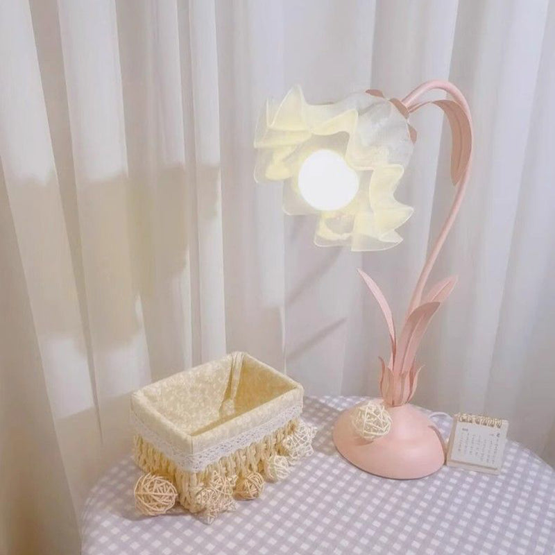 Contemporary Scandinavian Floral Disc Base Iron Acrylic 1-Light Table Lamp For Bedroom