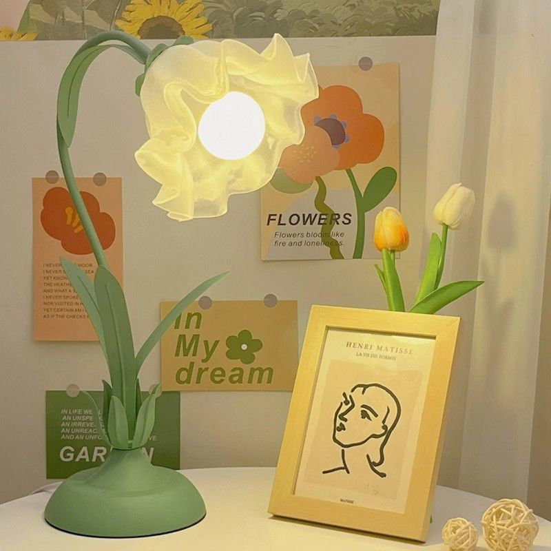 Contemporary Scandinavian Floral Disc Base Iron Acrylic 1-Light Table Lamp For Bedroom