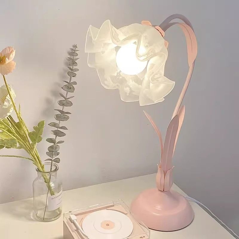 Contemporary Scandinavian Floral Disc Base Iron Acrylic 1-Light Table Lamp For Bedroom