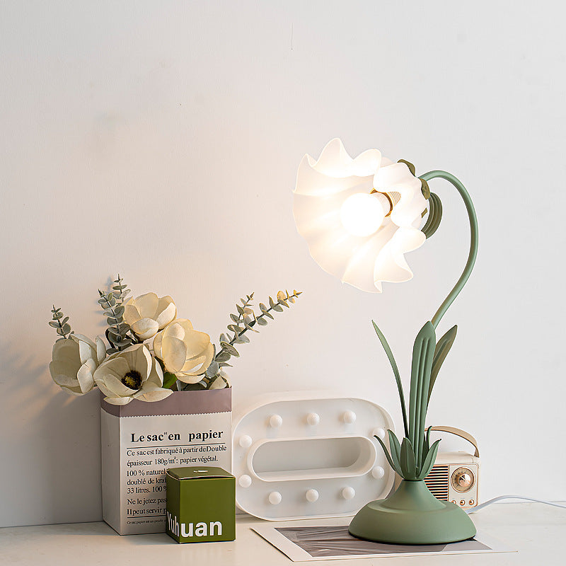 Contemporary Scandinavian Floral Disc Base Iron Acrylic 1-Light Table Lamp For Bedroom