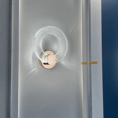 Applique murale LED en fer, aluminium et cristal avec base circulaire à disque pour chambre à coucher 