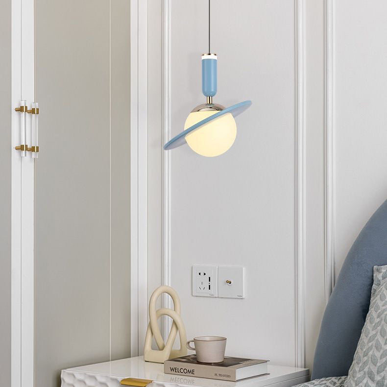 Lumière suspendue LED en aluminium et acrylique avec anneau en orbite cylindrique planétaire minimaliste moderne pour chambre 