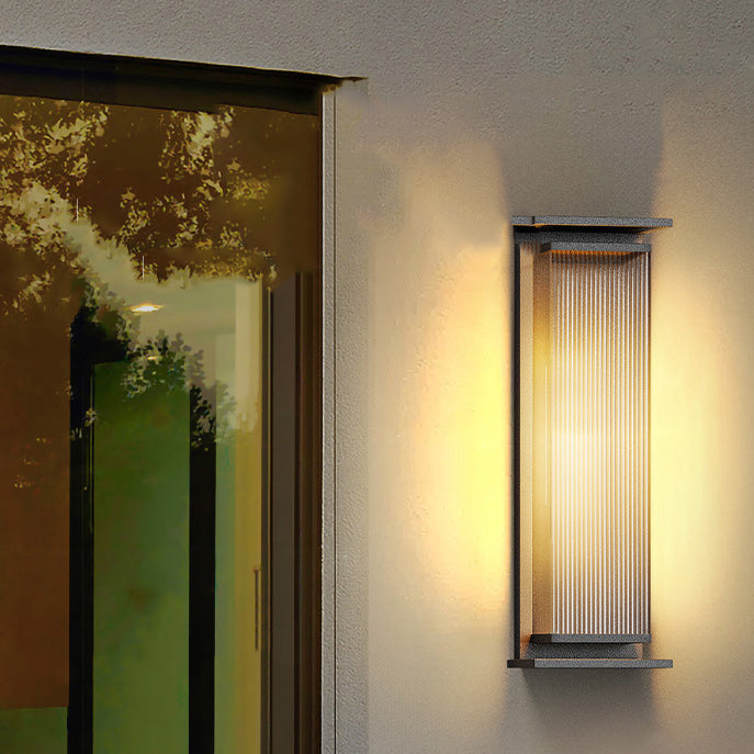 Moderne minimalistische solarbetriebene wasserdichte rechteckige Streifen-Edelstahl-PC-LED-Außenwandleuchte für den Garten 