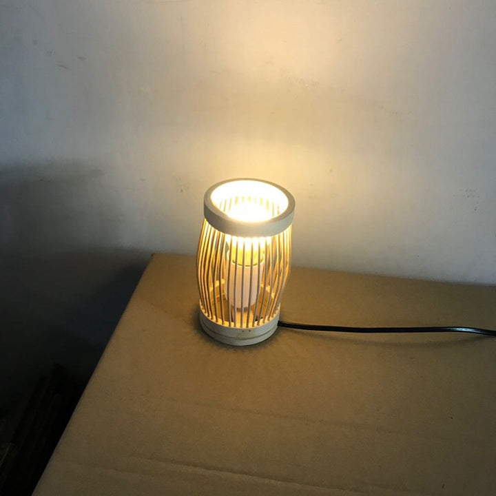 Lampe de table traditionnelle japonaise ovale ronde en bambou creux à 1 lumière pour chambre à coucher 