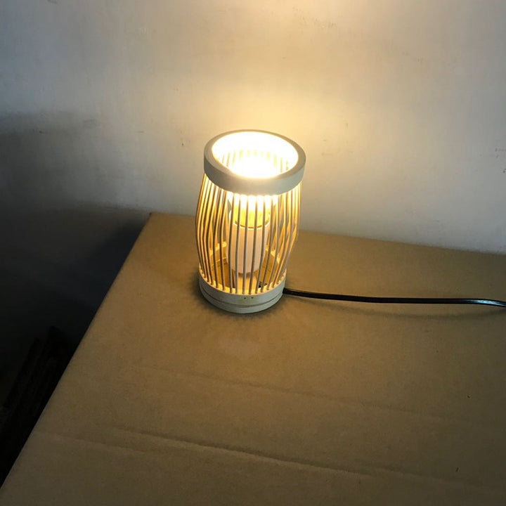 Lampe de table traditionnelle japonaise ovale ronde en bambou creux à 1 lumière pour chambre à coucher 