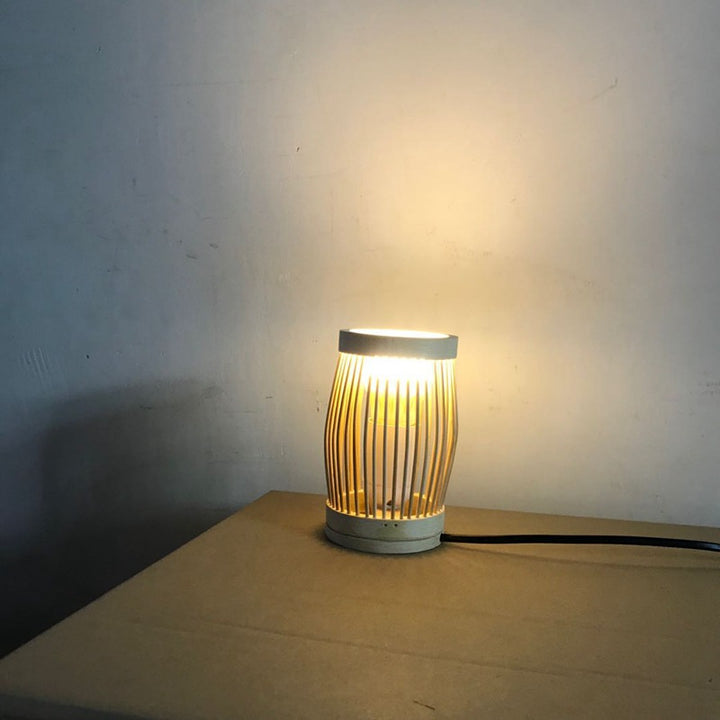 Lampe de table traditionnelle japonaise ovale ronde en bambou creux à 1 lumière pour chambre à coucher 