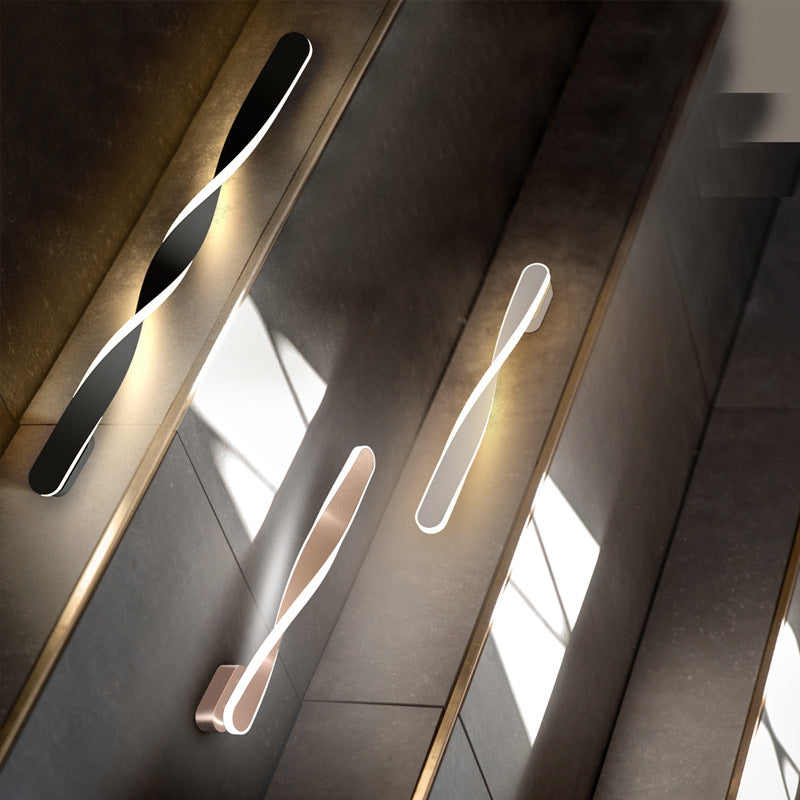 Moderne minimalistische lange ovale Spiral-Aluminium-Silikon-LED-Wandleuchte für das Wohnzimmer 