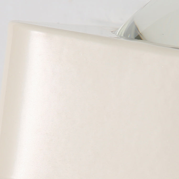 Moderne minimalistische quadratische halbrunde Wandleuchte aus Edelstahl und Glas mit abgerundeten Kanten und LED für das Schlafzimmer 