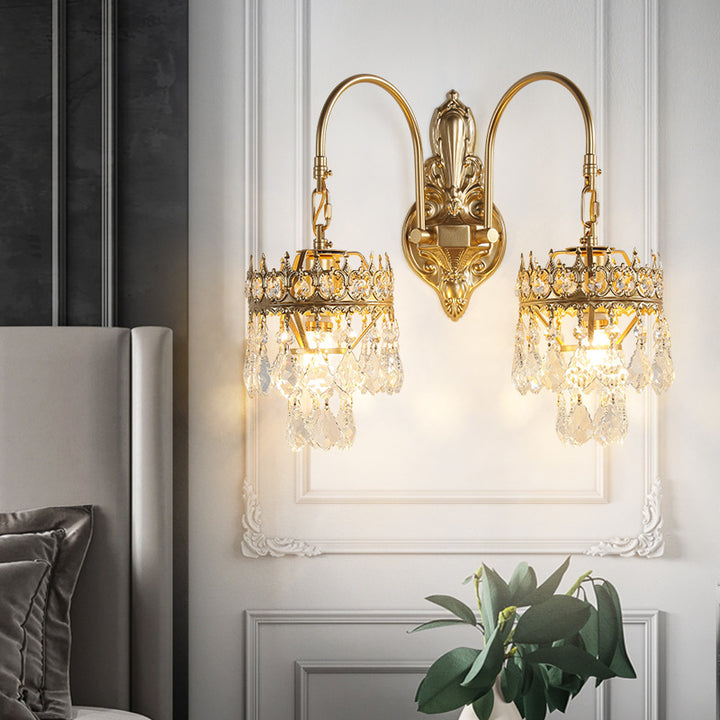 Traditionelle französische Kronen-Tropfenform gebogene Eisen-Glas 2-Licht Wandleuchte für das Wohnzimmer 