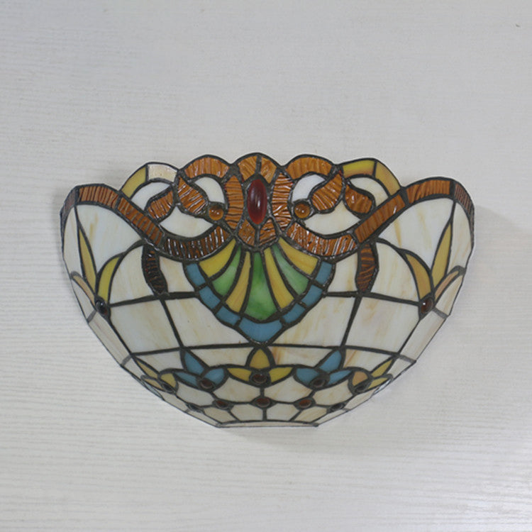 Lámpara de aplique de pared de 1 luz con patrón de celosía de flores semicircular tradicional de Tiffany de hierro y vidrio para dormitorio 