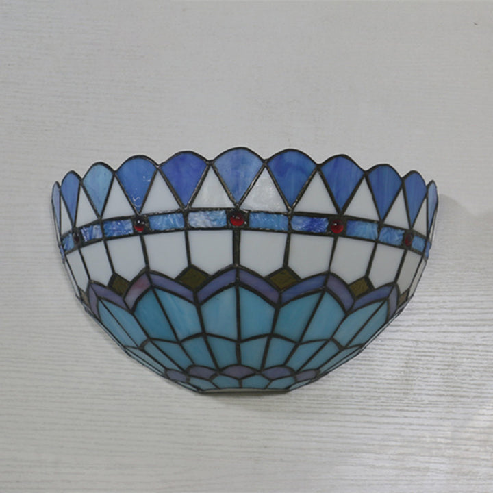 Traditional Tiffany Semicircle Flower Lattice Pattern Iron Glass 1-Light Wall Sconce Lamp For Bedroom