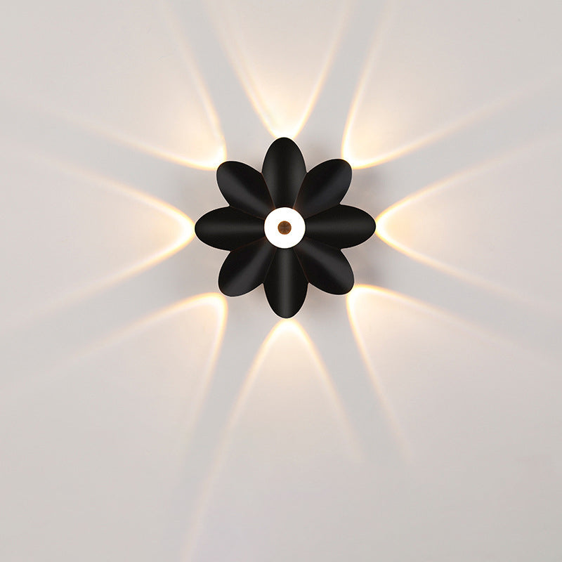 Applique murale LED en aluminium moulé sous pression minimaliste moderne imperméable avec fleur de prunier en acrylique pour salon 