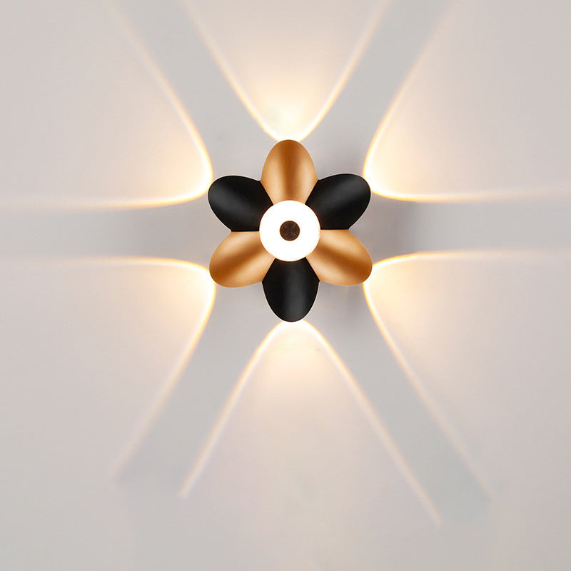 Applique murale LED en aluminium moulé sous pression minimaliste moderne imperméable avec fleur de prunier en acrylique pour salon 