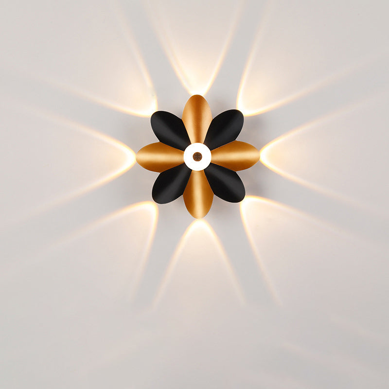 Applique murale LED en aluminium moulé sous pression minimaliste moderne imperméable avec fleur de prunier en acrylique pour salon 