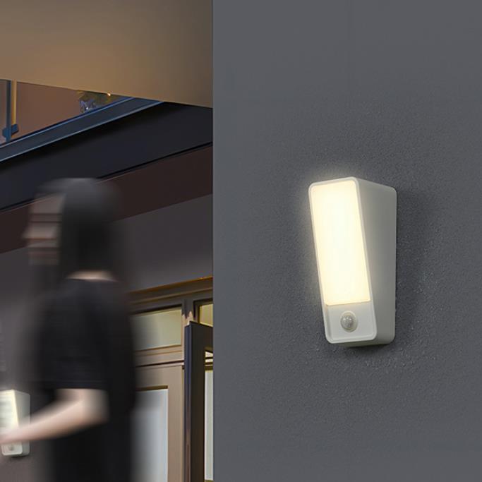 Lampe murale moderne minimaliste étanche en aluminium moulé sous pression rectangulaire trapézoïdal LED pour jardin 