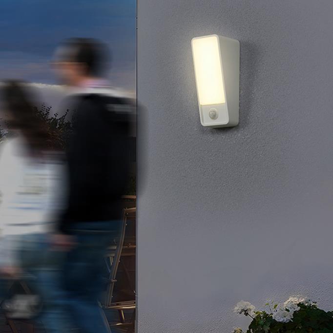Lampe murale moderne minimaliste étanche en aluminium moulé sous pression rectangulaire trapézoïdal LED pour jardin 