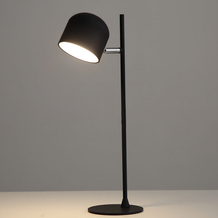 Lampe de table LED rechargeable en métal et plastique avec base cylindrique contemporaine pour chambre 