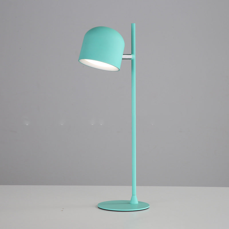Lampe de table LED rechargeable en métal et plastique avec base cylindrique contemporaine pour chambre 