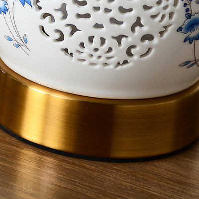 Lampe de table en tissu céramique métallique évidée avec fleur de boule ronde chinoise traditionnelle à 1 lumière pour chambre à coucher 