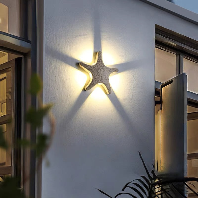 Applique murale extérieure contemporaine créative étanche en étoile de mer en aluminium moulé sous pression et acrylique LED pour patio extérieur 