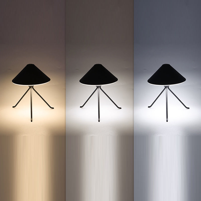 Lampadaire de table LED en fer acrylique contemporain pour chambre à coucher 