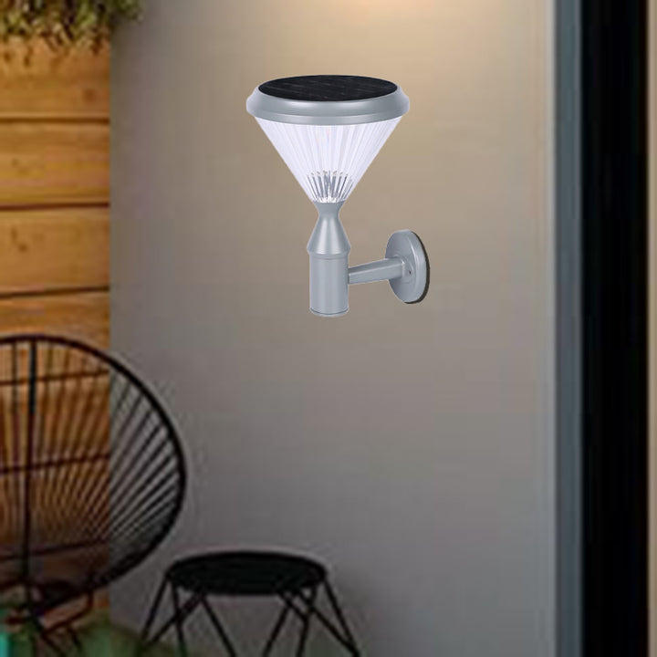 Moderne minimalistische solarbetriebene wasserdichte Diamant-Zylinder-Aluminium-PC-LED-Wandleuchte für den Außenbereich 