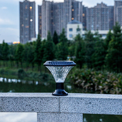 Lumière extérieure LED ronde en diamant étanche solaire minimaliste moderne en ABS PC pour patio extérieur 