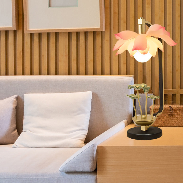 Traditionelle chinesische Lotusblatt-Rundharz-Eisen-Keramik 1-Licht Tischlampe für das Schlafzimmer 