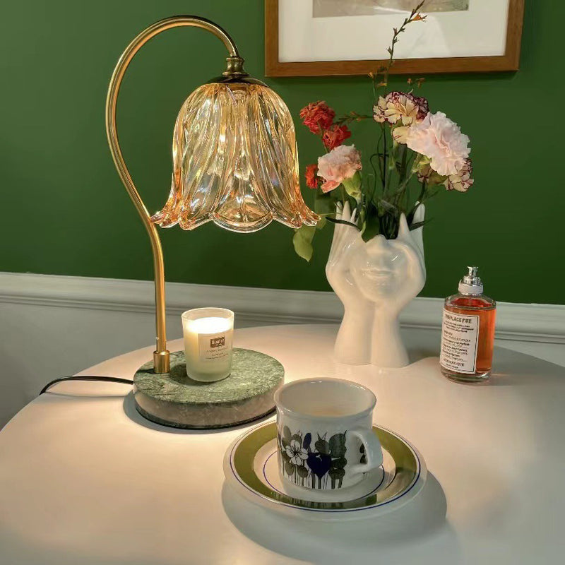 Lámpara de mesa de cera derretida de 1 luz de hierro y vidrio de mármol con base de campanilla escandinava contemporánea para dormitorio 