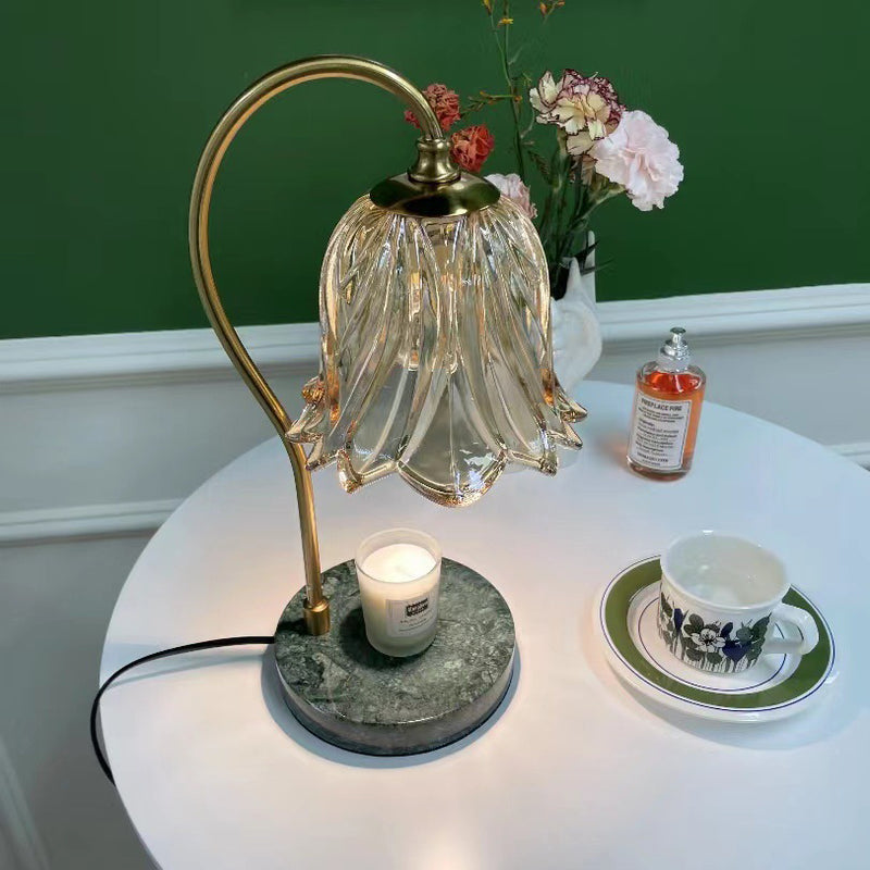 Lámpara de mesa de cera derretida de 1 luz de hierro y vidrio de mármol con base de campanilla escandinava contemporánea para dormitorio 