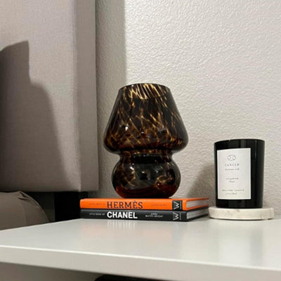 Zeitgenössische kreative kugelförmige runde Tischpunktglas 1-Licht-Tischlampe für das Schlafzimmer 