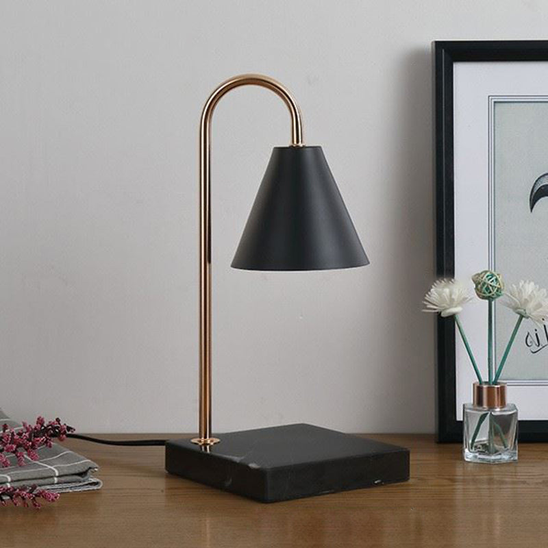 Lampe de table en cire fondante à 1 lumière en marbre et fer carré rond scandinave contemporain pour chambre 