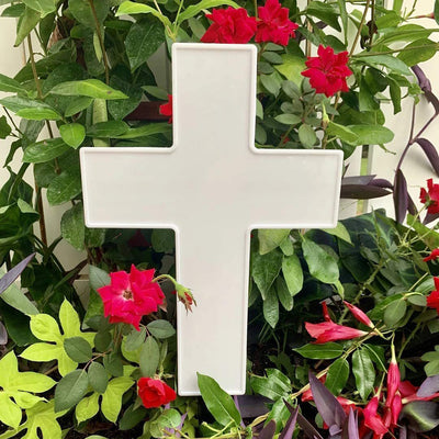 Lumière extérieure LED en plastique croisé étanche à l'énergie solaire minimaliste moderne pour jardin 