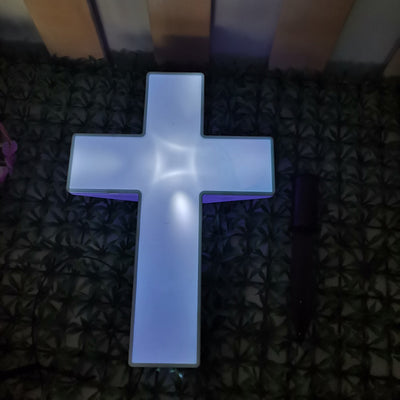 Lumière extérieure LED en plastique croisé étanche à l'énergie solaire minimaliste moderne pour jardin 